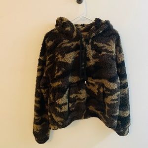 Sherpa camo print sweatshirt